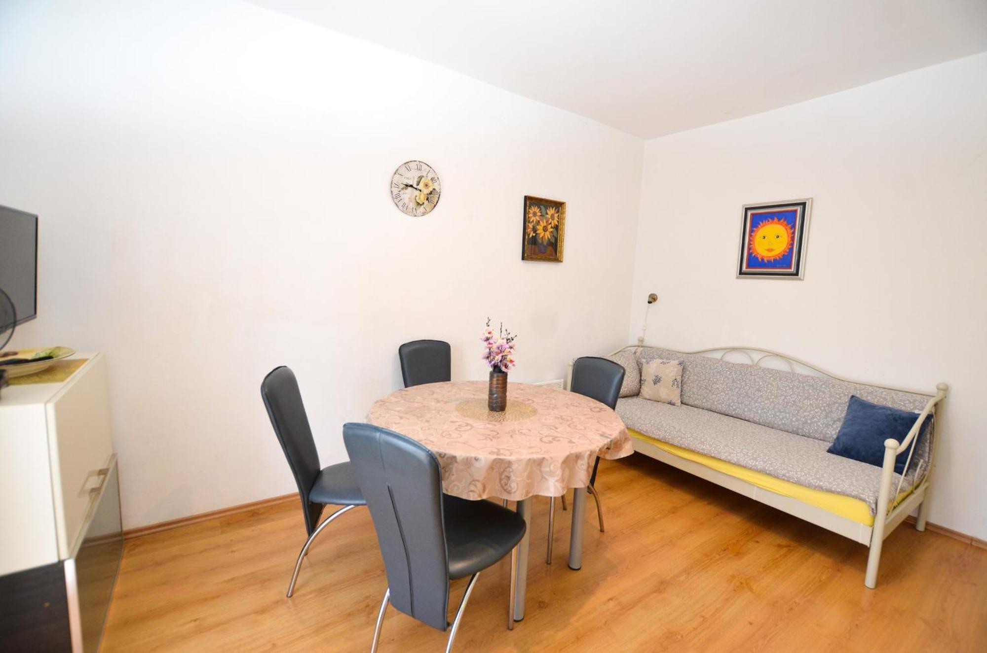 Joy Apartment *