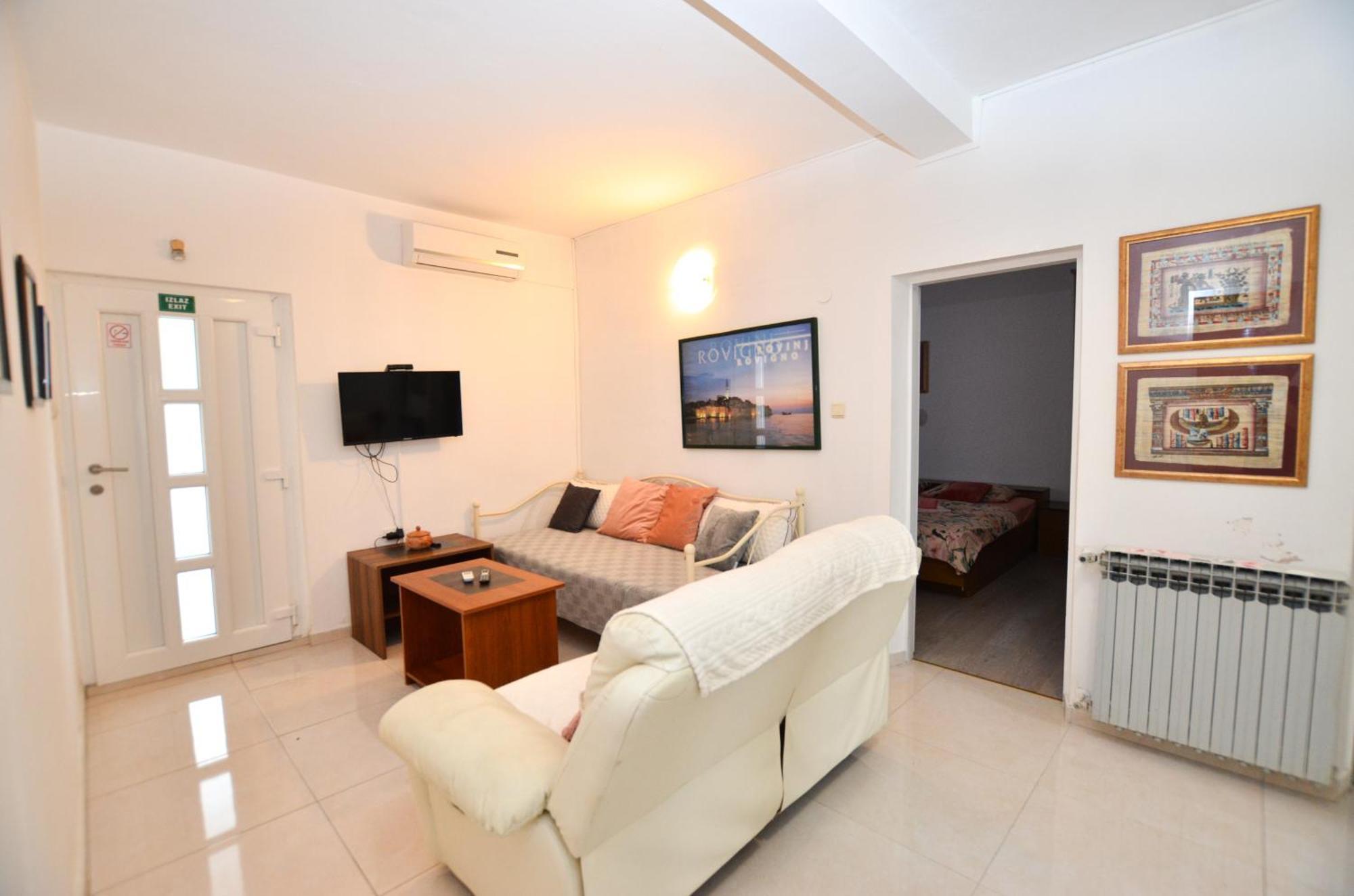 Joy Apartment *